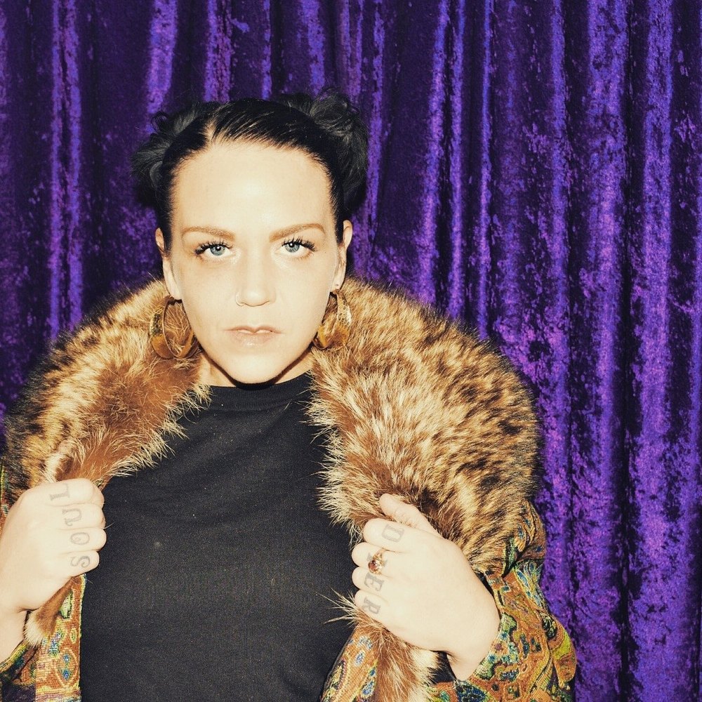 Meet your Posher, Clare